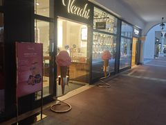 -VENCHI 闻绮(上海佛罗伦萨小镇店)