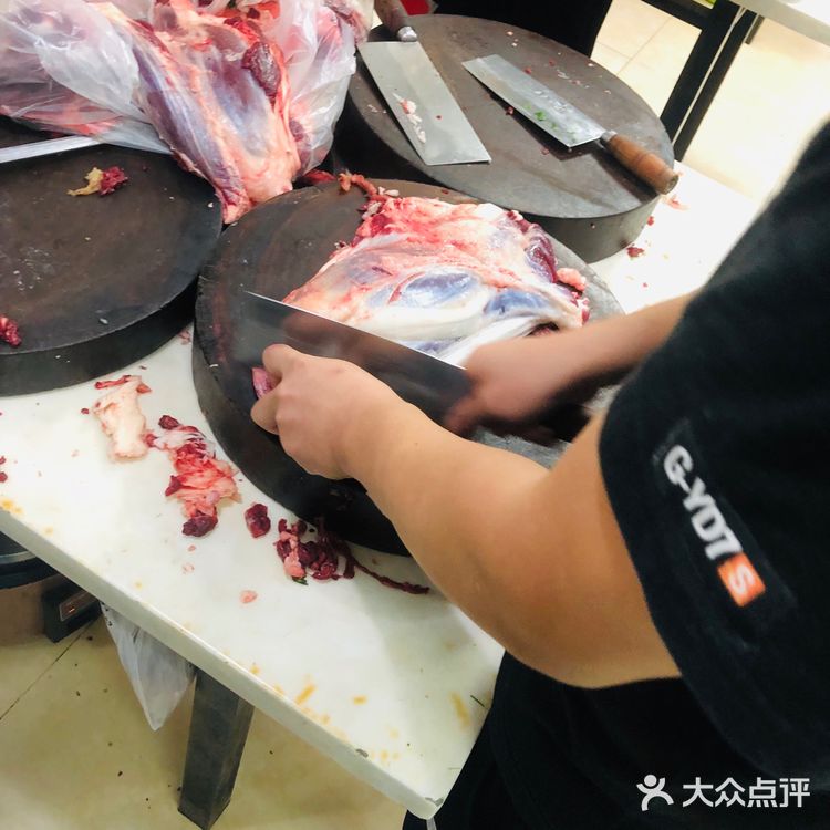 牛骨髓第一次吃很弹牙，第一次吃哈哈～然后我们又点了一盘