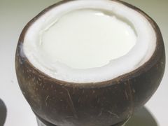 -志龙皇冠吃货椰子铺