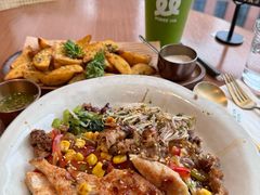 -POKEE VIA&Brunch·维娅(重庆来福士店)