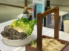 -红鼎豆捞·专注品质海鲜20年(宝丰路店)