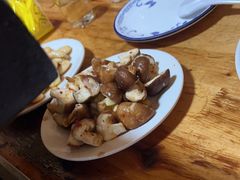 -宏兴烤鱼山庄(宣恩总店)