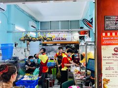 -Bánh Mì Huynh Hoa