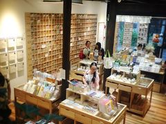 -猫的天空之城概念书店(杭州南宋御街店)