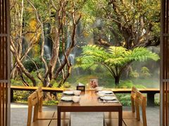 -Chom Cafe and Restaurant