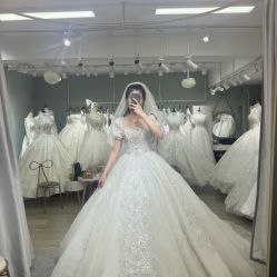 -莫小姐婚纱