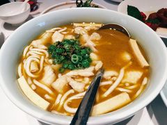 招牌鲜青椒水煮巴沙鱼-俏江南天津时尚曲艺主题餐厅(马场道店)
