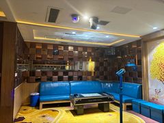 -蓝尊量贩(黄河路店)