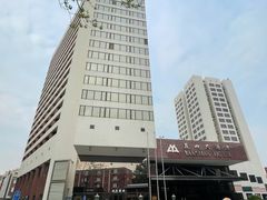 -燕山大酒店
