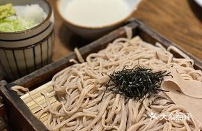 Cold Buckwheat Noodles in Bamboo Steamer