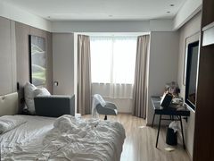 -杭州西湖湖滨银泰亚朵酒店