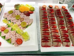 -亚洲国际大酒店·云顶阁旋转自助餐厅