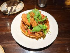 招牌炸鸡华夫饼-Brut Eatery Wine Bar & Restaurant (建国东路店)