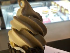 脆筒冰淇淋-喜茶(上海兴业太古汇店)