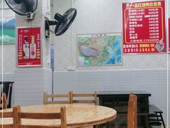 大堂-一品红烧鸭特色川菜(三岔湖店)