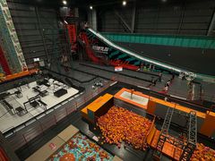 -极限PLAY运动娱乐新世界·团建派对潮玩休闲馆·室内蹦极高空游乐园