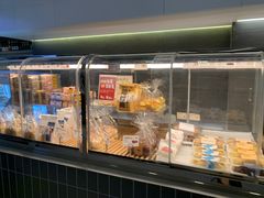 面包甜点陈列柜-烫面包·面包烘焙(绿地缤纷城店)