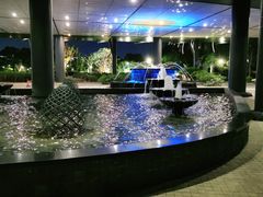 -上海滴水湖皇冠假日酒店