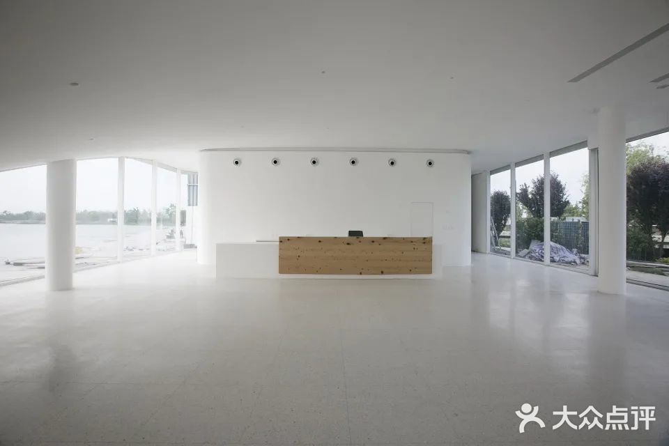 银杏天鹅湖位于嘉兴的秀水新区，以自然生态景观为依托