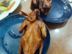 红烧乳鸽-煲煲掂风味煲仔饭餐厅(西区店)