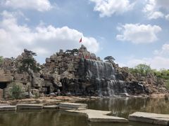 -雪山彩虹谷景区