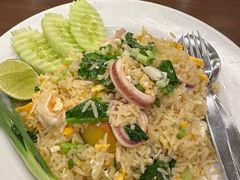 -J Daeng Seafood