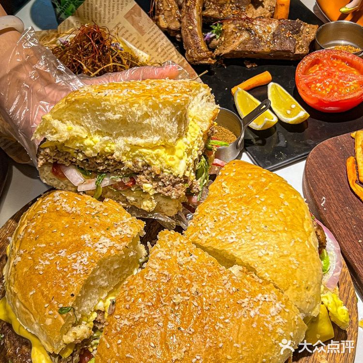 这个夏天总要吃一次这个zui大的冰淇淋吧！