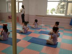 -艺彩童馨舞蹈培训学校(西湖道校区)