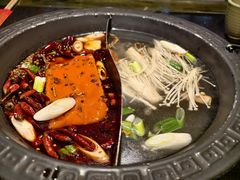 -宽板凳老灶火锅(台湾街店)