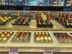 面包甜点陈列柜-帝企鹅自助餐厅•儿童岛•真企鹅(长隆企鹅酒店)