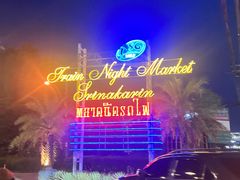 -席娜卡琳火车铁道夜市