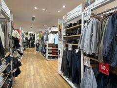 -优衣库(银川新华百货CCMall店)