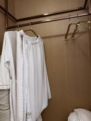 -香港倾城国际·美容美体中心