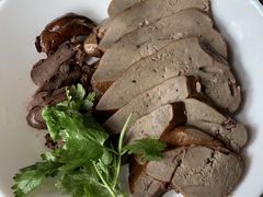 秘制卤鹅粉肝-来份鹅潮汕美食