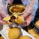 28道工序的酥皮山楂叉烧包我们来啦