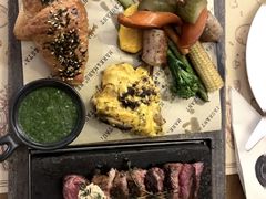 -Mark&Mars Restaurant