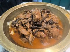山茶油鹿茸菌焖子公鸡-领头羊·西部烧烤·特色菜(北新桥店)