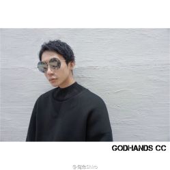 -God Hands发型设计复古会所