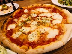 -城市大道红炉披萨烘焙坊