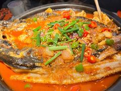 -鸣记脆皮烤鱼(三八广场店)