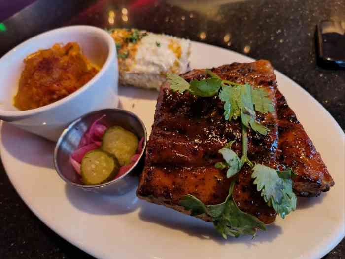 chilis奇利斯餐厅及酒吧(滨江店)-"[鸭子]第三次来这家店了,最近遇到