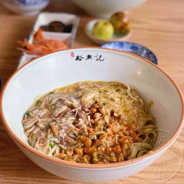 裕兴记面馆(南京西路店)-"「虾仁蟹粉面」超级无敌巨好吃!97 .
