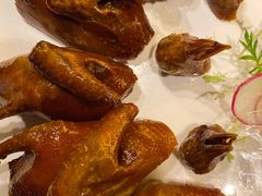 玻璃皮烤乳鸽-富力丽思卡尔顿酒店·丽轩中餐厅