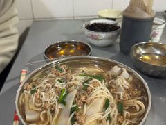 -正宗杨记普洱酸醋米线(总店)