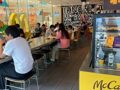 -麦当劳(假日广场店)