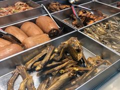 -狗撵鸭(泰山公寓店)