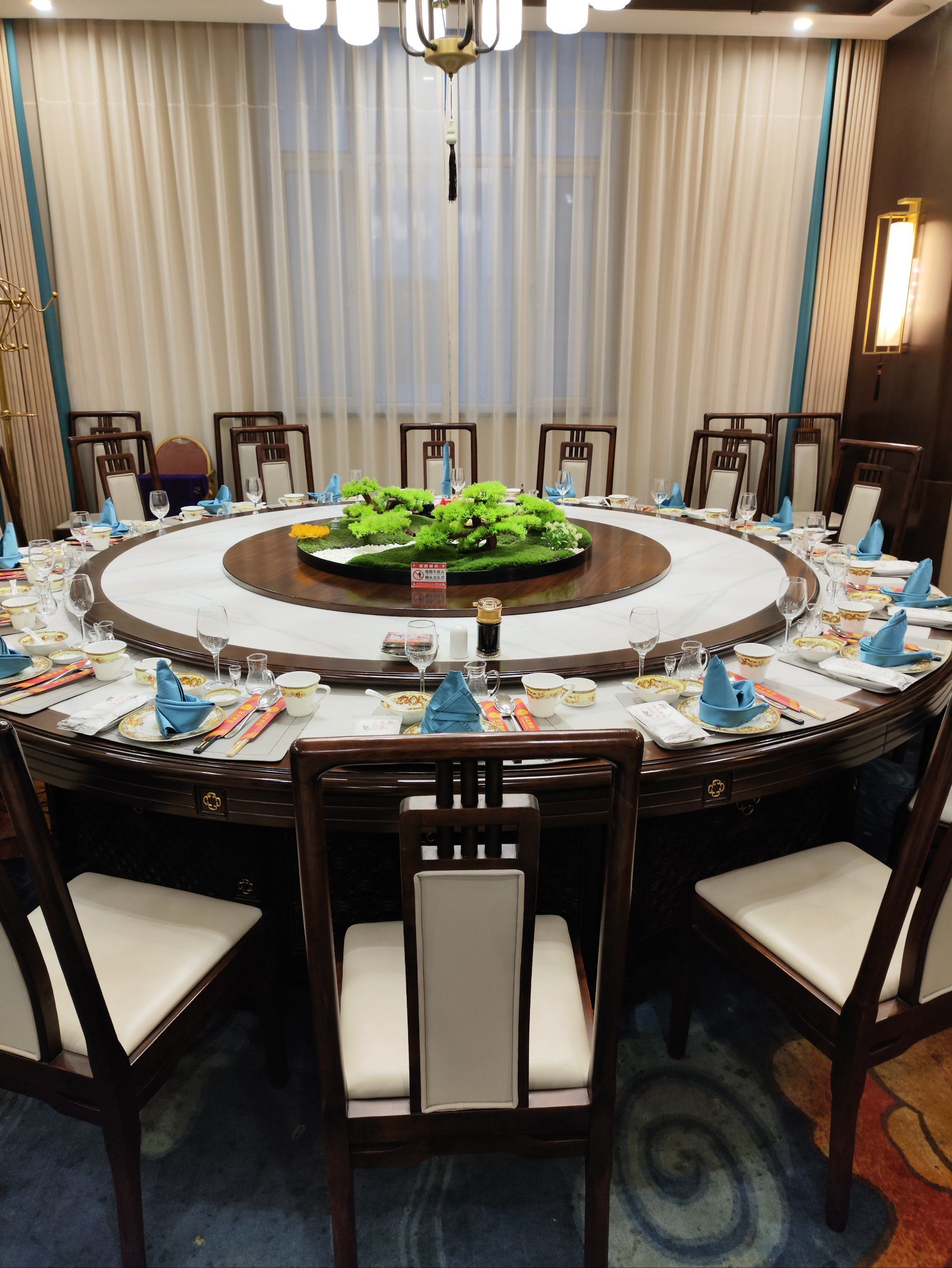 东兴酒店 客房服务态度非常好,很有耐心