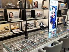 -博士眼镜集团石人工眼镜(虹口万泰店)