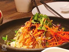 石河子凉皮-清真·卡德尔大叔新疆主题餐厅(龙汇路店)