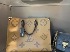 -用真奢侈品名表名包回收中心(朝阳万达店)